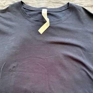 Lululemon Cates TShirt, Navy, size 10